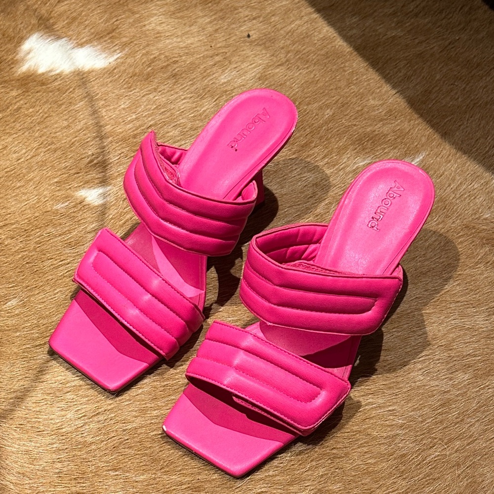 ABOUND BARBIE PINK KITTEN HEELS